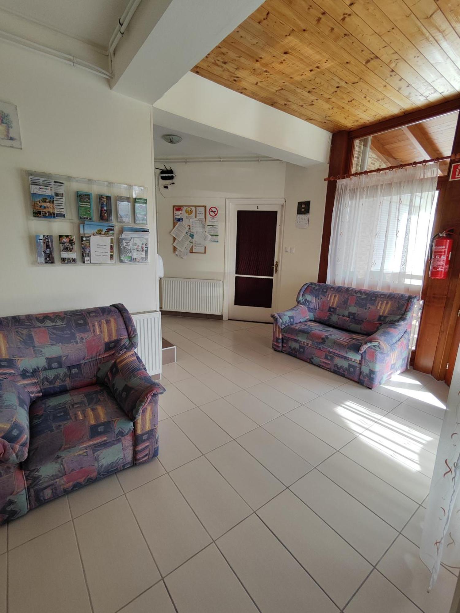 Havasi Vendeghaz Apartment เจเนชดิแอช ภายนอก รูปภาพ