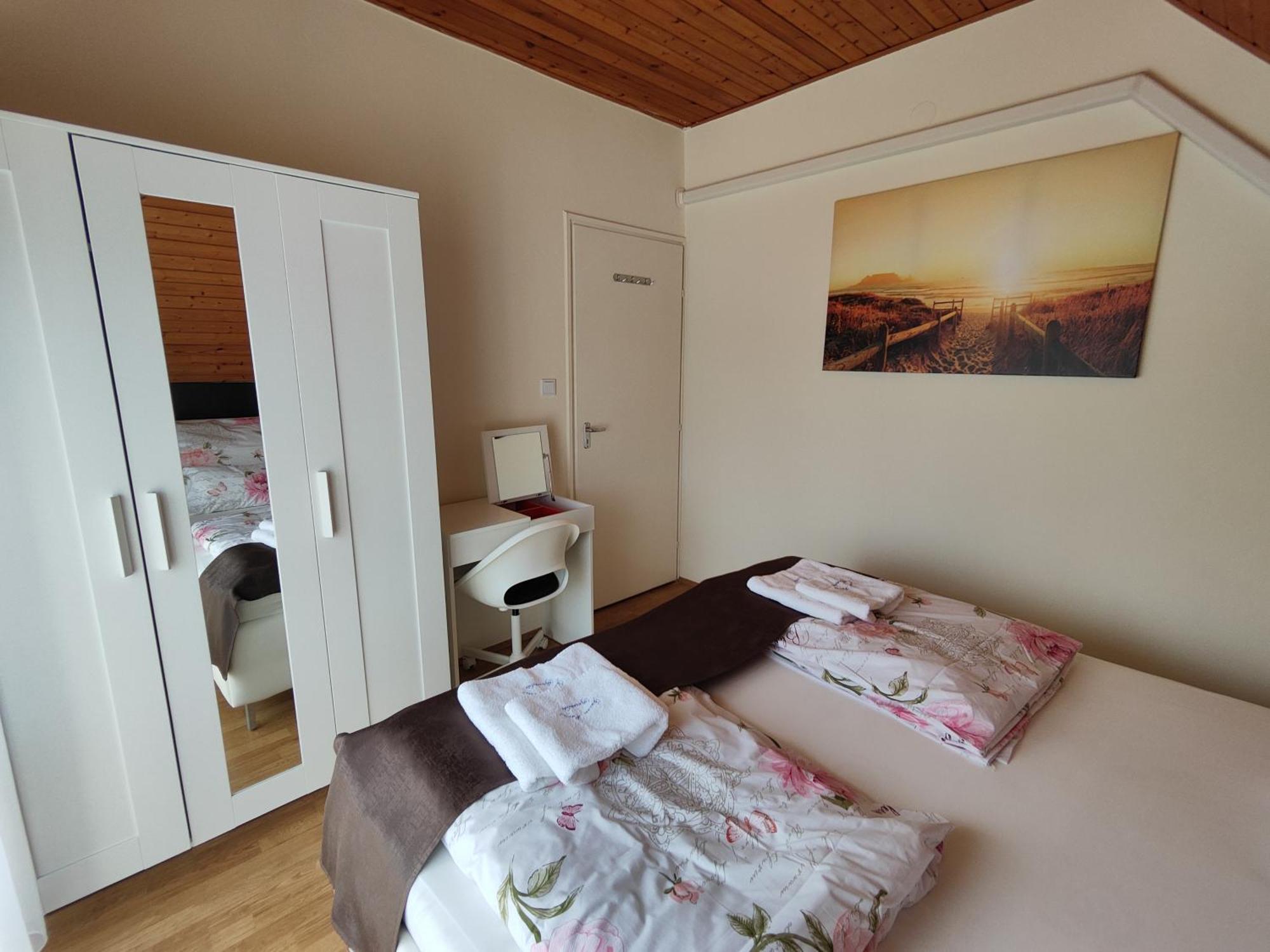 Havasi Vendeghaz Apartment เจเนชดิแอช ภายนอก รูปภาพ