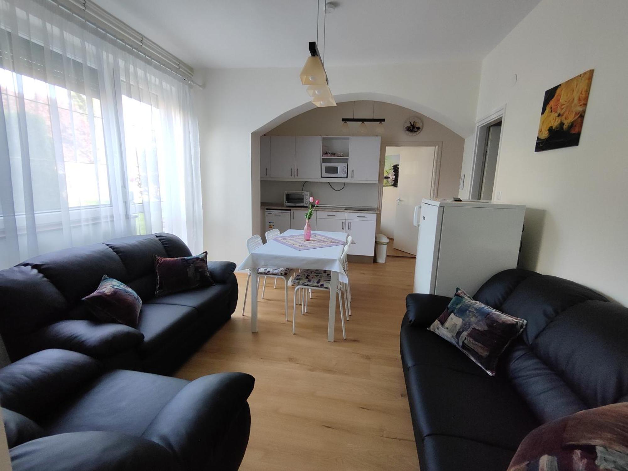 Havasi Vendeghaz Apartment เจเนชดิแอช ภายนอก รูปภาพ
