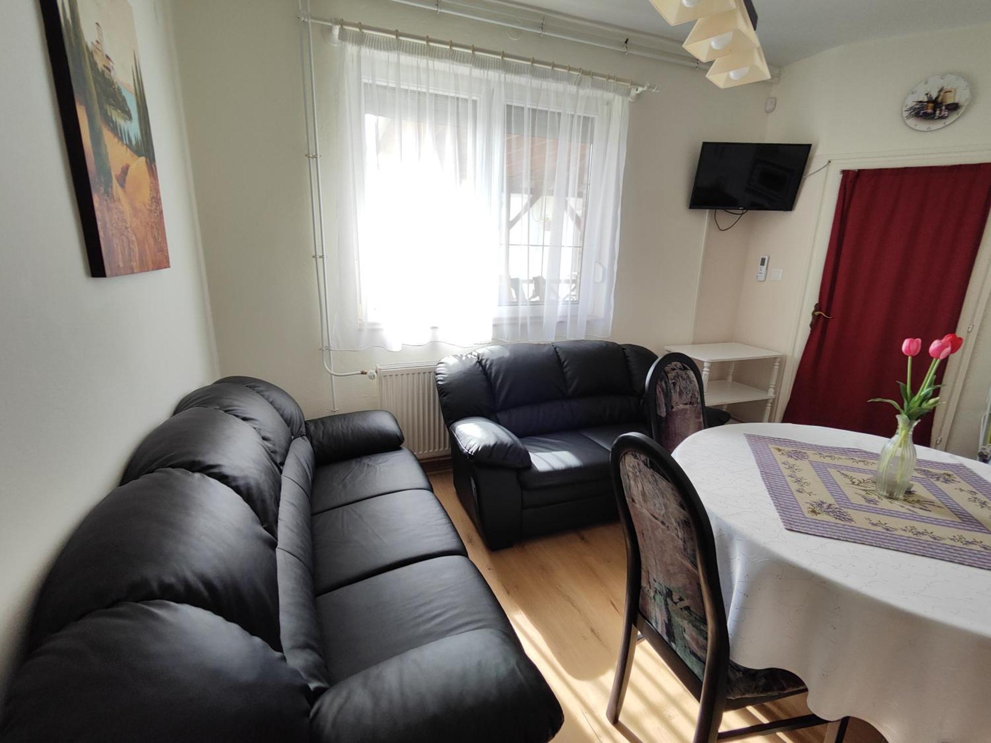 Havasi Vendeghaz Apartment เจเนชดิแอช ภายนอก รูปภาพ