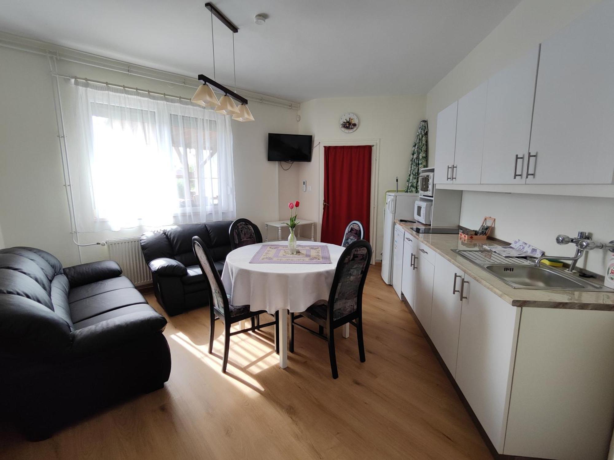 Havasi Vendeghaz Apartment เจเนชดิแอช ภายนอก รูปภาพ